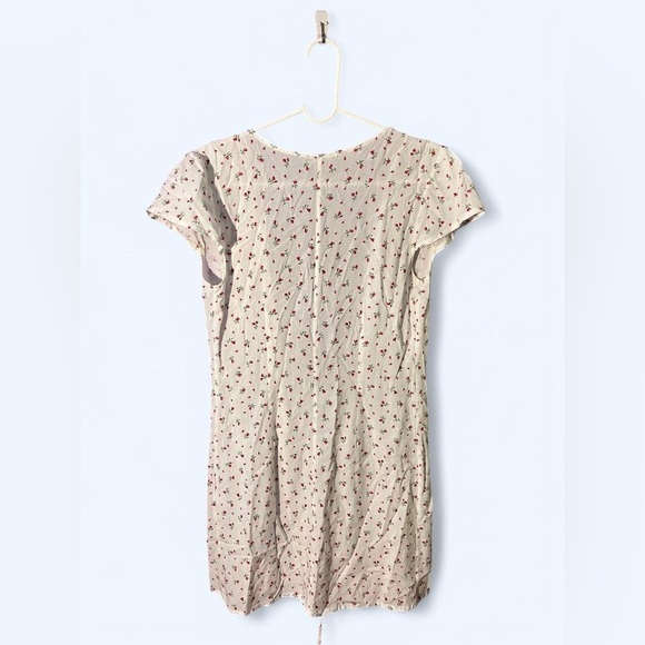 White/cream floral tie-front brandy melville wrap dress - Picture 3 of 4